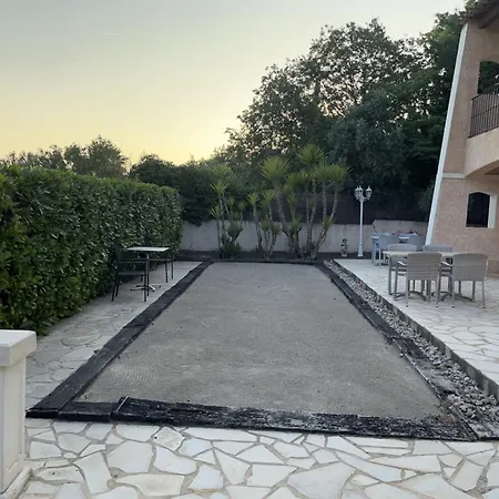 Rez De , Beau Jardin Avec Piscine Holiday home