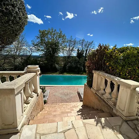 Rez De , Beau Jardin Avec Piscine