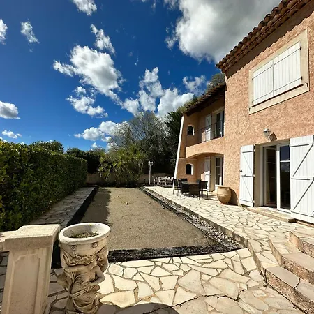 Rez De , Beau Jardin Avec Piscine